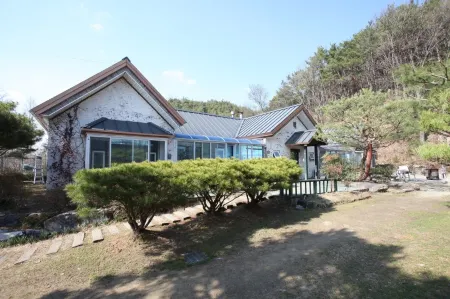 Wanju Moonlight Pension