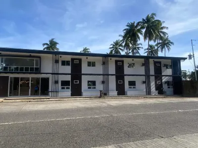 H Mansion Hotel Hoteles cerca de LGU Cagwait Beach Resort