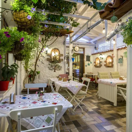 Teos Lodge Pansiyon
