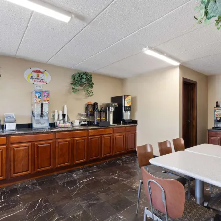 Super 8 by Wyndham Fort Mitchell Cincinnati Area
