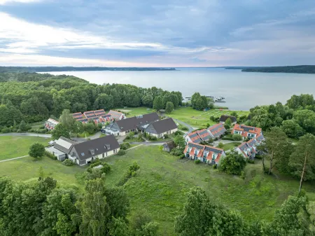 Beech Resort Plauer See Отели в г. Фюнфзеен