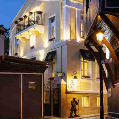 Gallery 37 Powered by ASTON Hotel Exterior