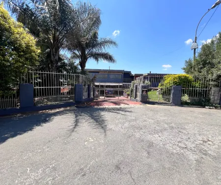 Honeyhills Excellence Resort F Отели рядом с достопримечательностью «Discovery Primary School Full Service School»