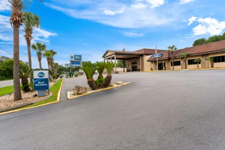 Best Western Riverside Inn