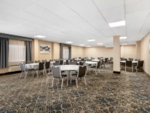 Best Western Plus Landmark Inn Hotels in Laconia