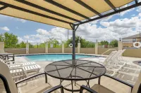 Comfort Inn & Suites Glenpool - Swimmingpools