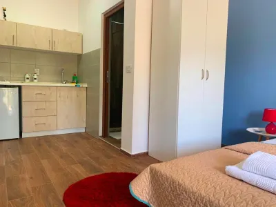 Cozy Studio with Terrace- Street view Hotels in 