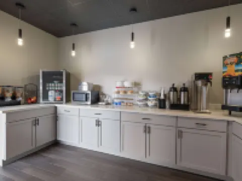 Ramada by Wyndham Studio Suites Dothan Hotels in Dothan