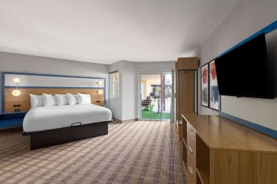 The Inn & Suites Omaha Near Zoo Отели в г. Омаха
