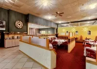 Crookston Inn & Convention Center - bar