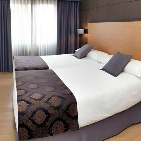 Hotel Universal Отели рядом с Аэропорт Сантьяго-де-Компостела