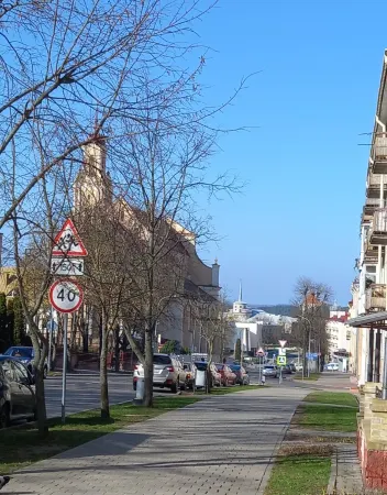 V Tikhom Ugolke Tsentra Flat Отели рядом с достопримечательностью «Касцёл Святога Францішка Ксаверыя»