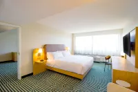 DoubleTree by Hilton Clarksville Riverview فنادق في Clarksville
