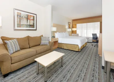 Holiday Inn Express & Suites San Antonio - Brooks City Base Các khách sạn ở San Antonio