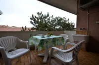 Family friendly apartment with shared outdoor pool