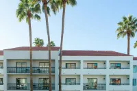 Courtyard Phoenix North Hotels near Arizona State University West Campus