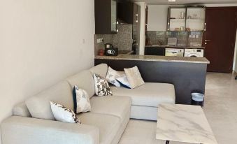 Hawana Salalah Beachfront Apartment with Pool