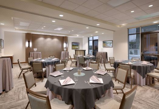 하얏트 플레이스 실내 수영장