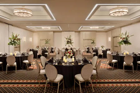 Hilton Columbia Center Отели рядом с достопримечательностью «Ривербанкс Зу энд Гарден»