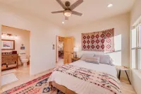 Charming free standing Casita in Taos, NM