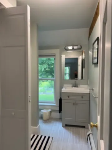 Captain's Quarters at Waldo Emerson Inn Carriage House, 2nd floor  2 bdrm/1 bath