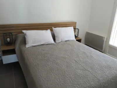 Large air-conditioned T2, private parking near the center and beach Hotels near Observatoire océanologique de Banyuls-sur-Mer