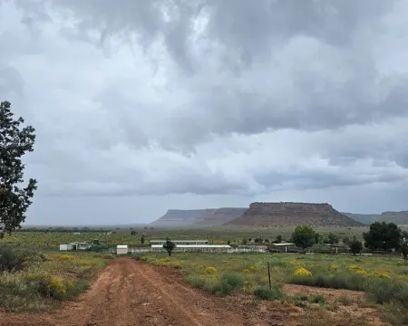 The Woody Cabin in Southern Utah, 39 Mi from Zion. 蘋果谷酒店