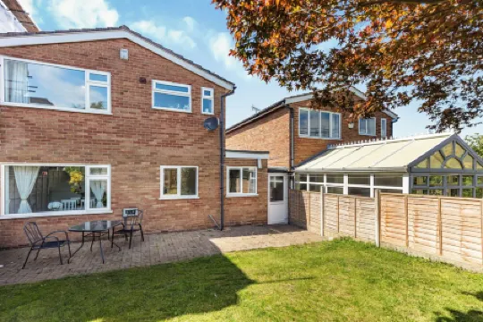 Desirable Homely Retreat