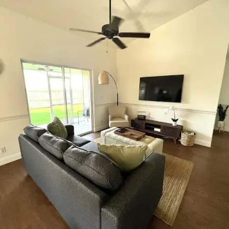Family-friendly home near Downtown, Stadium, & Beaches.