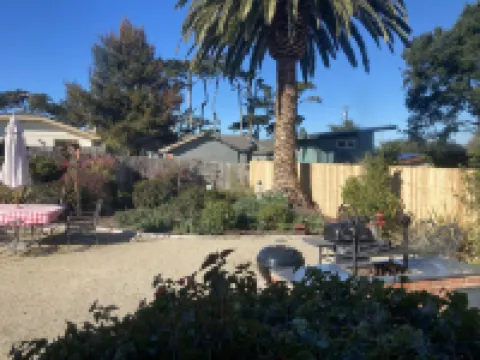 Dog Friendly, Allergen-free 5 minute walk to the bay and eateries