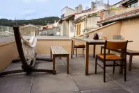 Charming village retreat near beach/vineyards Hotels in Le Beausset