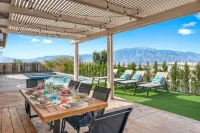 Mountain View house w/Giant SPA, Poker table, games, BBQ, lots of entertainment!