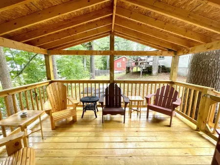 Lake Luzerne Cottage with Lake Rights 15 Min from Lake George