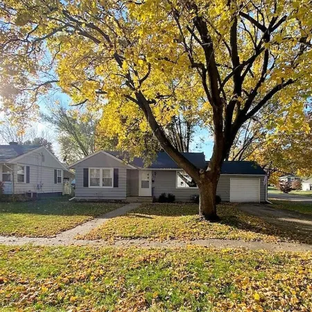 2 Bedroom Cul De Sac Cottage in Town