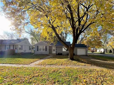 2 Bedroom Cul De Sac Cottage in Town