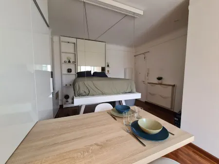 Spacious Studio 2 steps from the station