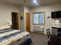 Room 4 @ Montana's Wolf Creek Lodge