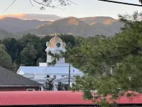 Rector Street Retreat. Downtown Bryson City Cottage
