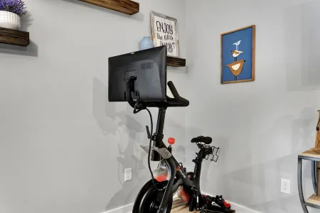 Comfy Cottage Walking Steps From Shopping/Dining/Taproom/Spa