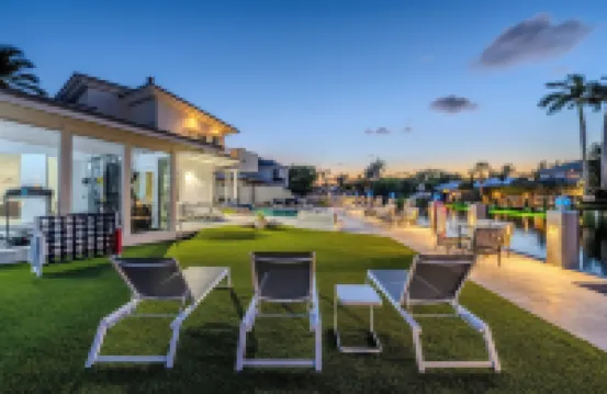 Amazing Waterfront Home with Generous Outdoor Space in Seven Isles/Las Olas