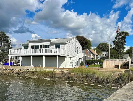 Charming cottage overlooking the bay in Padanaram Village.