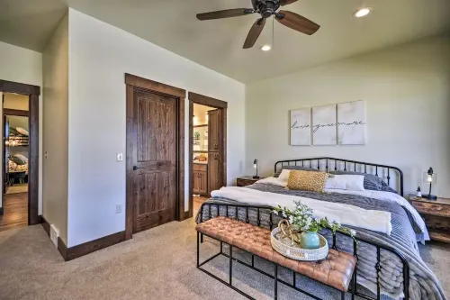 Red Lodge Mtn. View Cozy Home with hot-tub; 9 miles to RLM! New!