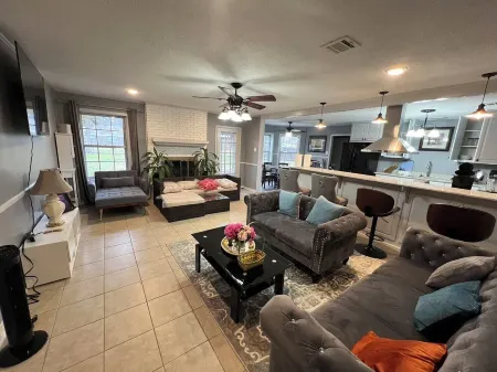 Deluxe House/fitness/ backyard