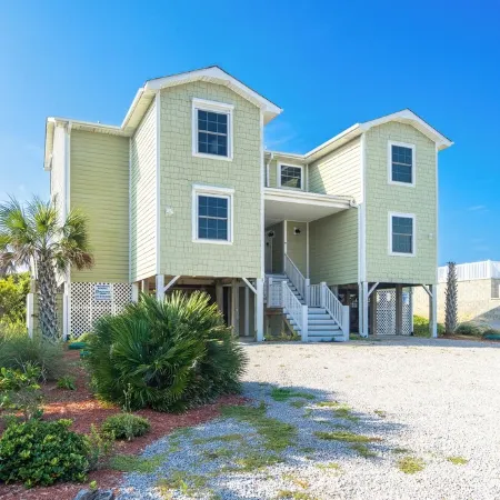 Oceanfront Updated 5BR Duplex. Dog friendly!