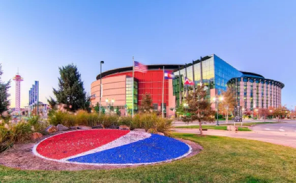 Close to Denver, Boulder and mountains! Up to 10 guests-5 beds! Foosball, games.