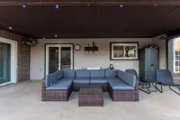 GAILLARDIA COUNTRY CLUB⛳THREE KING BEDS🛏️HEATED POOL🏊HOT TUB♨️POOL TABLE🎱🏀