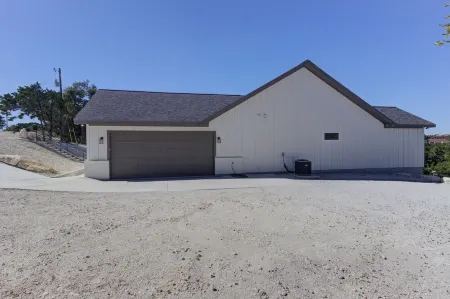 Oasis of Tranquility at Canyon Lake - New Build, Sleeps 8, Fire Pit Отели в г. Каньон Лейк