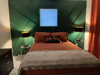 Cozy Condo Minutes from Tampa International Airport and Busch Gardens Hotels near Terra Sur Cafe