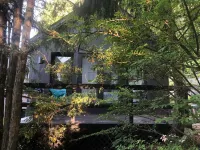 Private Annex/Former Artist Studio Hotel dekat Hollister House Garden