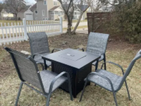 1 Block to the Beach! Firepit, 2 Bikes, Sleeps 4 Hotels in Two Rivers